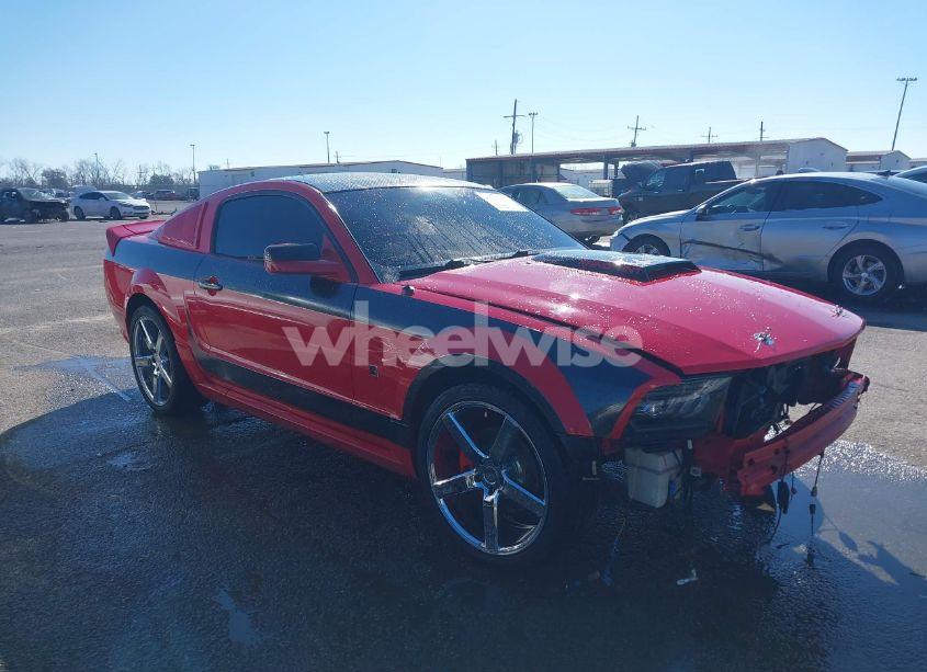 2005 Ford Mustang GT DELUXE/GT PREMIUM (VIN 1ZVFT82H355187180) main photo