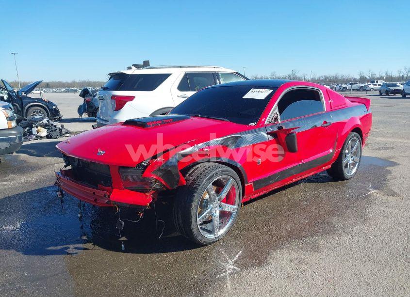 Photo 2 of 2005 Ford Mustang GT DELUXE/GT PREMIUM (VIN 1ZVFT82H355187180)