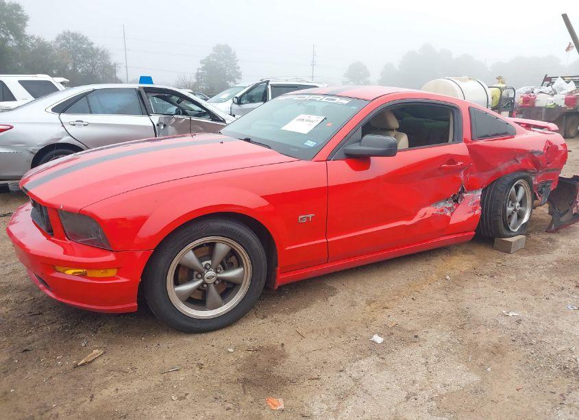 Photo 2 of 2005 Ford Mustang GT DELUXE/GT PREMIUM (VIN 1ZVFT82H355227127)