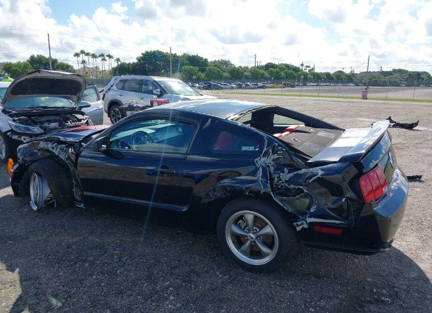 Photo 6 of 2005 Ford Mustang GT DELUXE/GT PREMIUM (VIN 1ZVFT82H355241304)