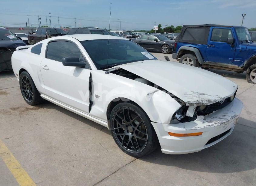 2006 Ford Mustang GT (VIN 1ZVFT82H465152018) main photo