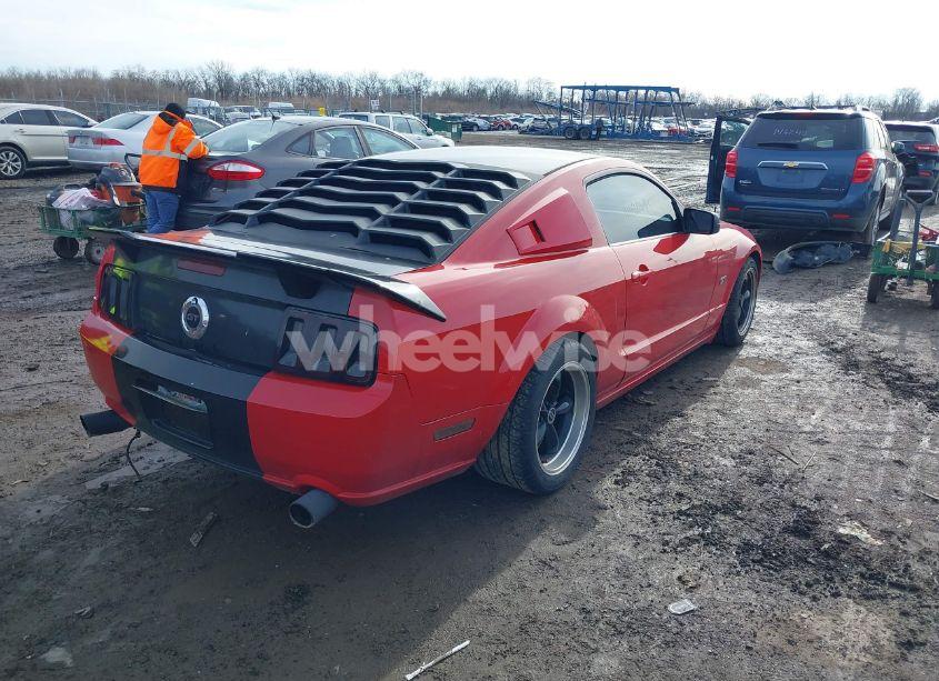 Photo 4 of 2005 Ford Mustang GT DELUXE/GT PREMIUM (VIN 1ZVFT82H555103019)