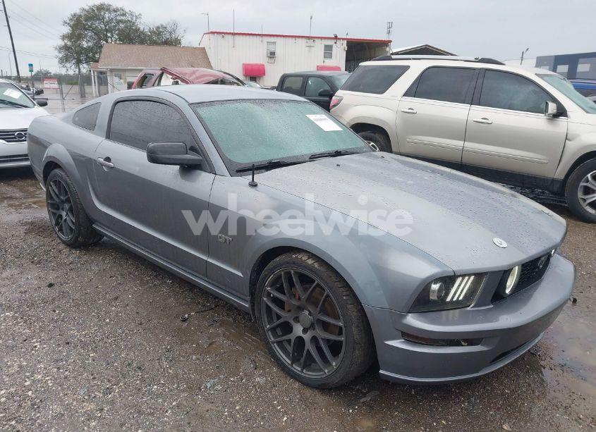 2007 Ford Mustang GT DELUXE/GT PREMIUM (VIN 1ZVFT82H575260357) main photo
