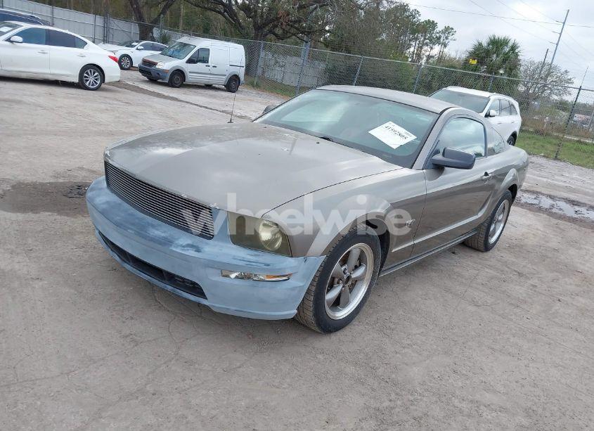 Photo 2 of 2005 Ford Mustang GT DELUXE/GT PREMIUM (VIN 1ZVFT82H655236940)