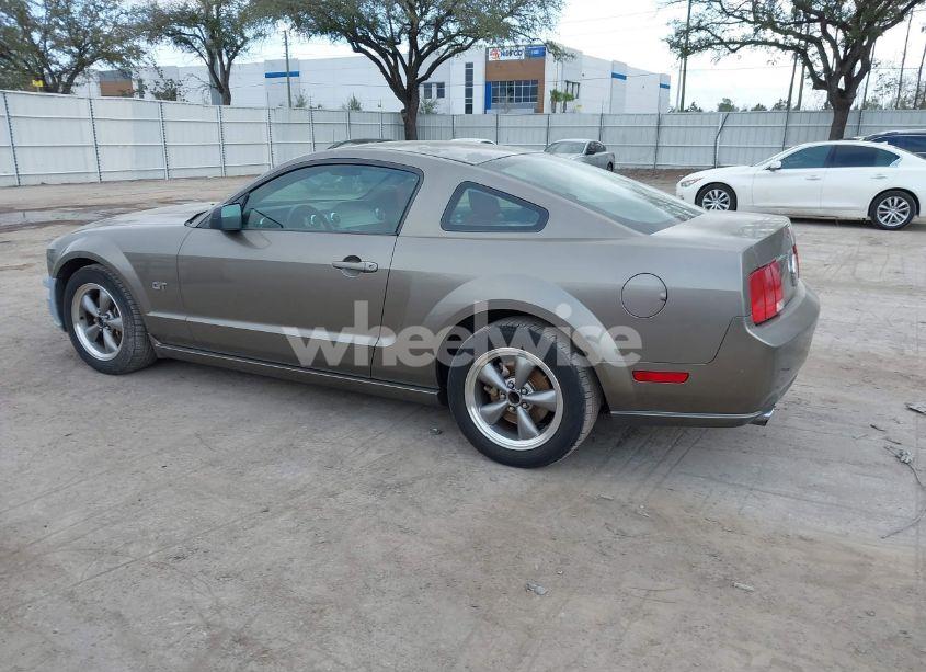 Photo 3 of 2005 Ford Mustang GT DELUXE/GT PREMIUM (VIN 1ZVFT82H655236940)