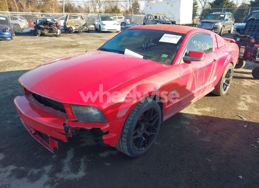 Photo 2 of 2005 Ford Mustang GT DELUXE/GT PREMIUM (VIN 1ZVFT82H755104947)
