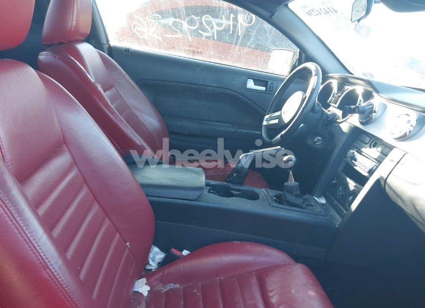 Photo 5 of 2005 Ford Mustang GT DELUXE/GT PREMIUM (VIN 1ZVFT82H755104947)