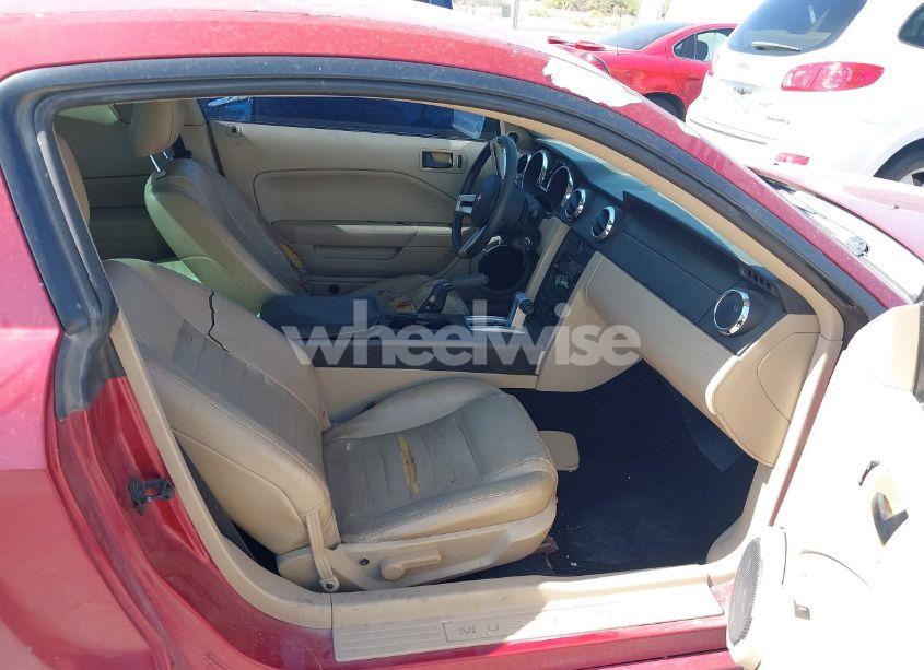 Photo 5 of 2005 Ford Mustang GT DELUXE/GT PREMIUM (VIN 1ZVFT82H755153940)