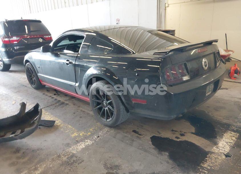 Photo 3 of 2005 Ford Mustang GT DELUXE/GT PREMIUM (VIN 1ZVFT82H755230869)