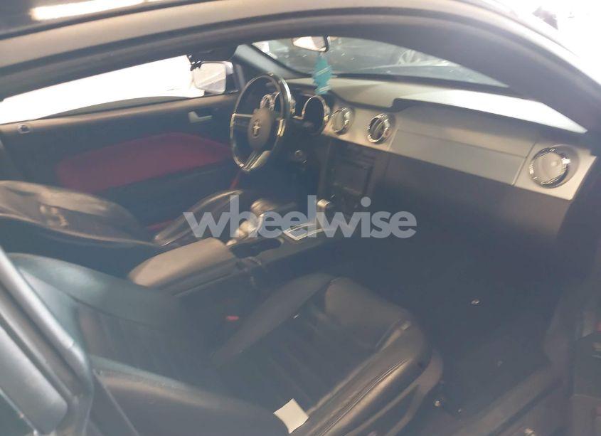 Photo 5 of 2005 Ford Mustang GT DELUXE/GT PREMIUM (VIN 1ZVFT82H755230869)