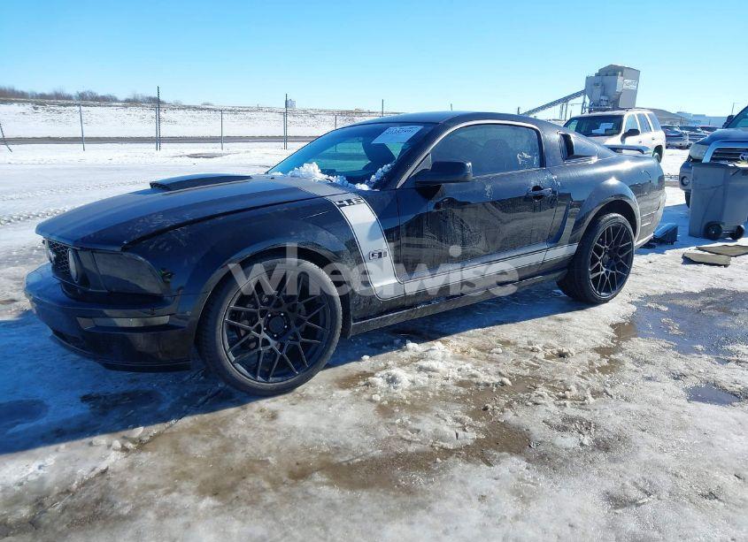 Photo 2 of 2007 Ford Mustang GT DELUXE/GT PREMIUM (VIN 1ZVFT82H775319621)