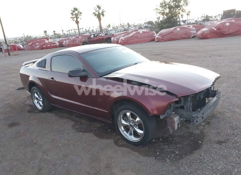 2005 Ford Mustang GT DELUXE/GT PREMIUM (VIN 1ZVFT82H855158631) main photo