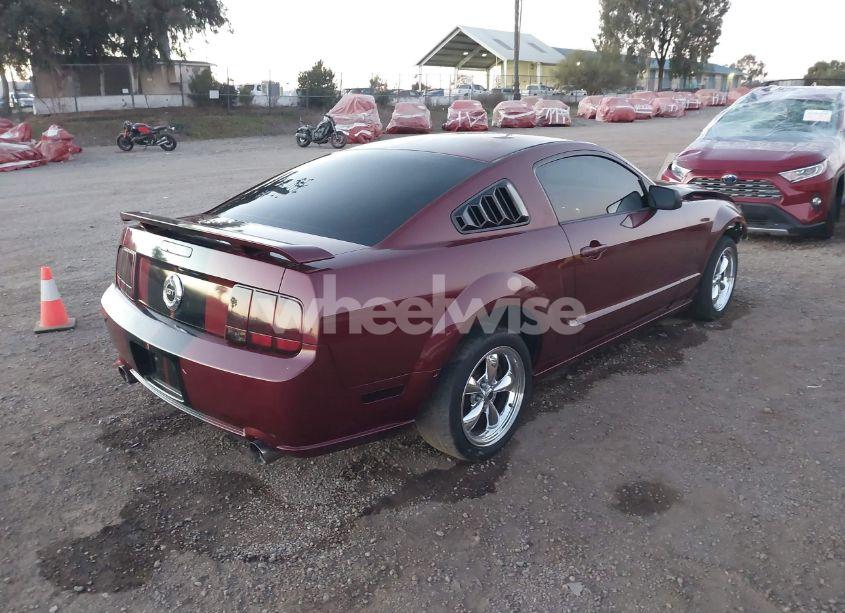 Photo 4 of 2005 Ford Mustang GT DELUXE/GT PREMIUM (VIN 1ZVFT82H855158631)