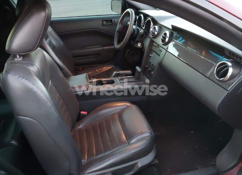 Photo 5 of 2005 Ford Mustang GT DELUXE/GT PREMIUM (VIN 1ZVFT82H855158631)