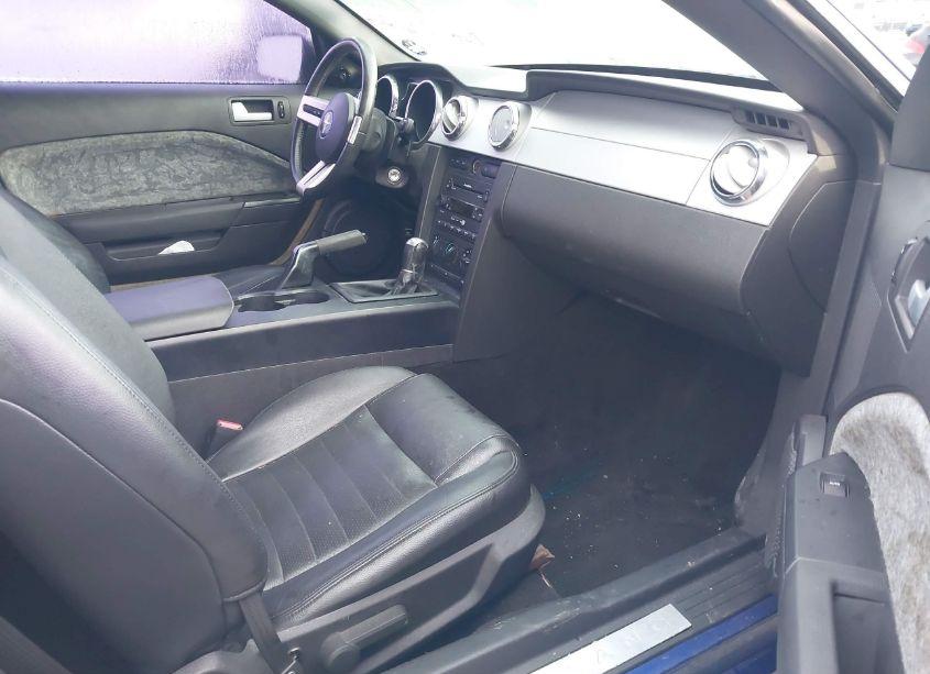 Photo 5 of 2005 Ford Mustang GT DELUXE/GT PREMIUM (VIN 1ZVFT82H855210002)