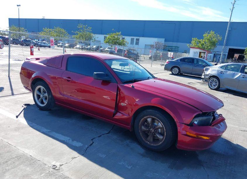 2005 Ford Mustang GT (VIN 1ZVFT82H955257393) main photo