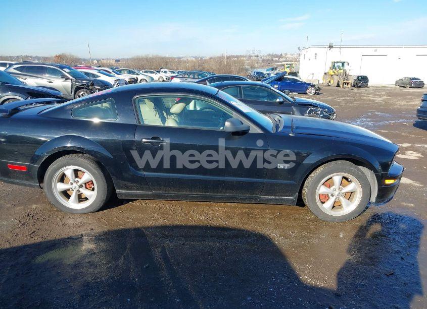Photo 13 of 2007 Ford Mustang GT DELUXE/GT PREMIUM (VIN 1ZVFT82H975203935)