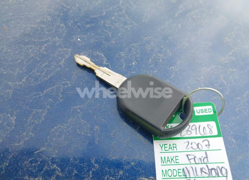 Photo 11 of 2007 Ford Mustang GT DELUXE/GT PREMIUM (VIN 1ZVFT82H975239818)