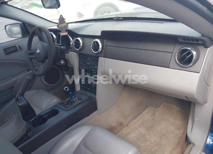 Photo 5 of 2007 Ford Mustang GT DELUXE/GT PREMIUM (VIN 1ZVFT82H975239818)