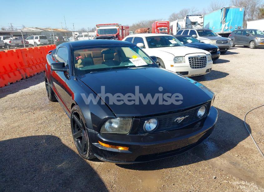 2005 Ford Mustang GT DELUXE/GT PREMIUM (VIN 1ZVFT82HX55231272) main photo