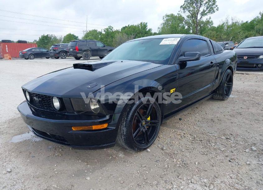 Photo 2 of 2007 Ford Mustang GT DELUXE/GT PREMIUM (VIN 1ZVFT82HX75212885)