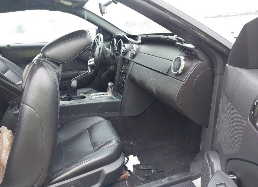 Photo 5 of 2007 Ford Mustang V6 DELUXE/V6 PREMIUM (VIN 1ZVFT84N075323738)
