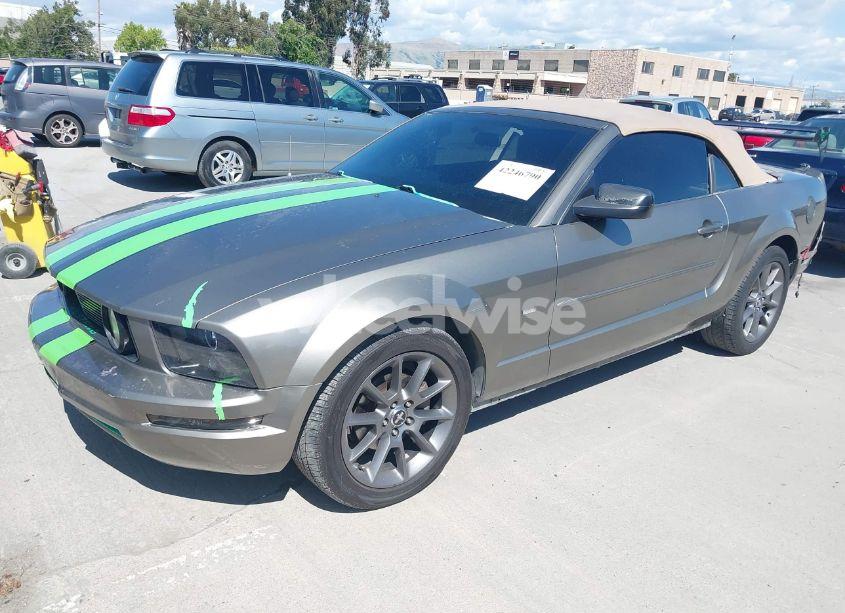 Photo 2 of 2005 Ford Mustang (VIN 1ZVFT84N155207543)