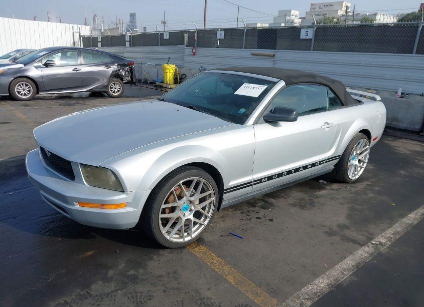 Photo 2 of 2005 Ford Mustang (VIN 1ZVFT84N255208314)