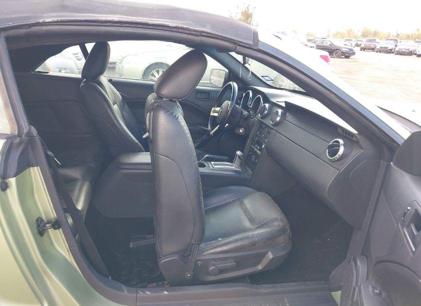 Photo 5 of 2005 Ford Mustang (VIN 1ZVFT84N355187294)