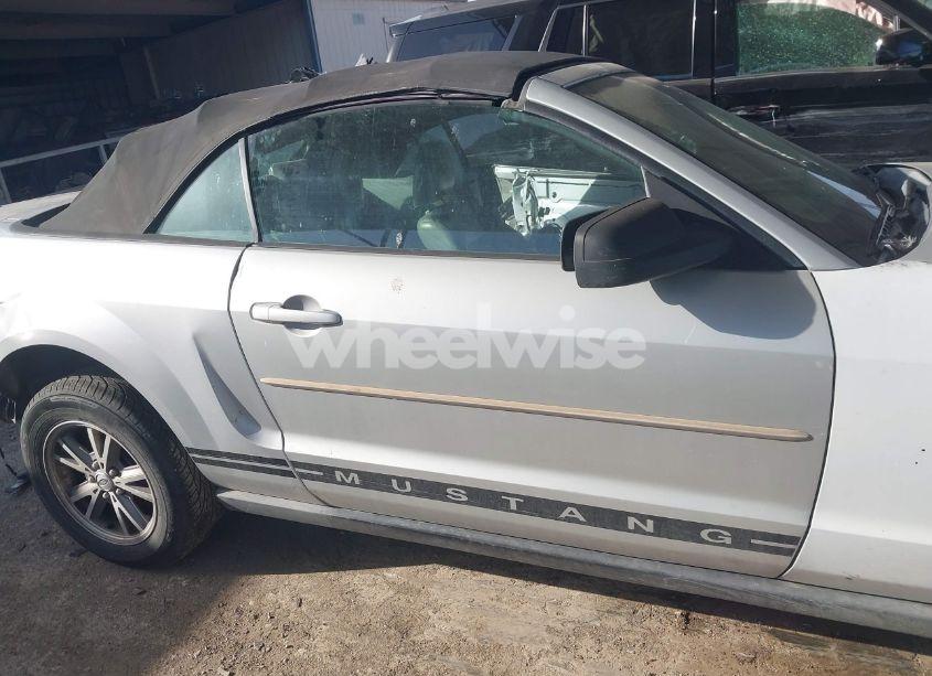 Photo 13 of 2007 Ford Mustang V6 DELUXE/V6 PREMIUM (VIN 1ZVFT84N375205957)