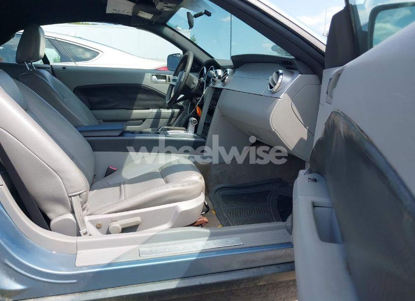 Photo 5 of 2005 Ford Mustang (VIN 1ZVFT84N555175518)