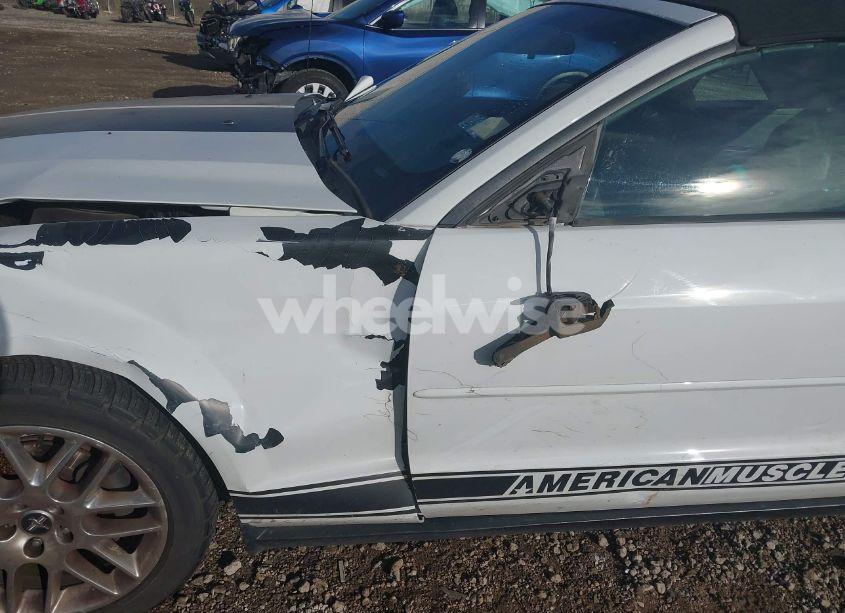 Photo 6 of 2005 Ford Mustang (VIN 1ZVFT84N555206332)