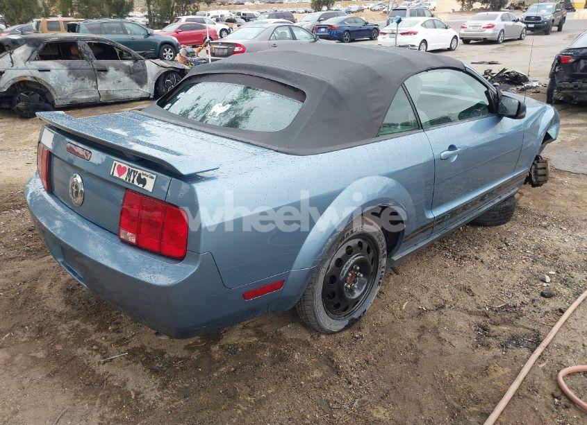 Photo 4 of 2005 Ford Mustang (VIN 1ZVFT84N555227908)