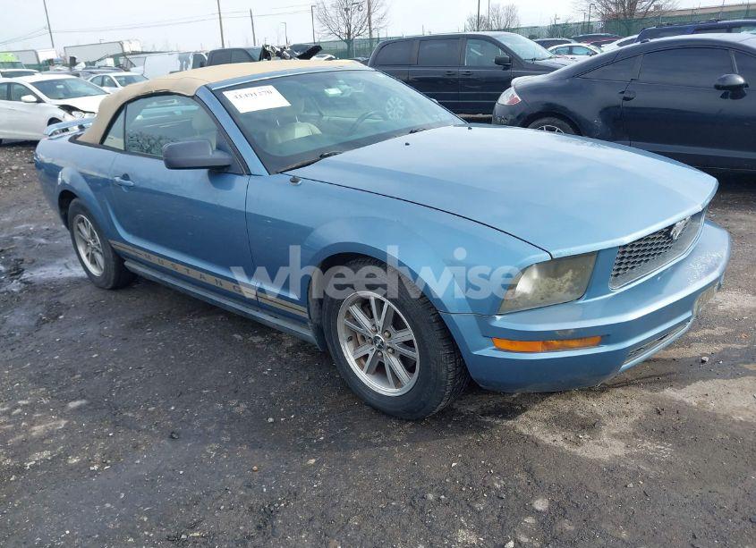2005 Ford Mustang (VIN 1ZVFT84N655239873) main photo