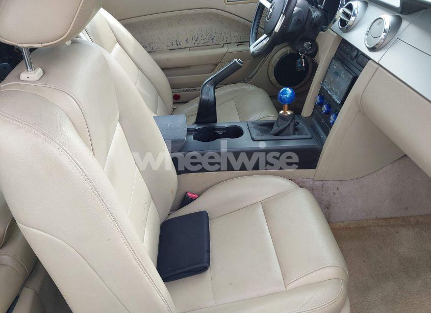 Photo 5 of 2005 Ford Mustang (VIN 1ZVFT84N655239873)