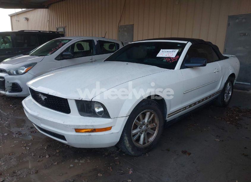 Photo 2 of 2007 Ford Mustang V6 DELUXE/V6 PREMIUM (VIN 1ZVFT84N775276319)