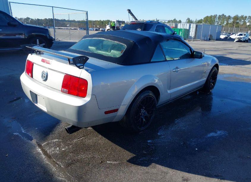Photo 4 of 2005 Ford Mustang (VIN 1ZVFT84N955190782)