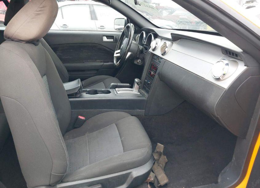 Photo 5 of 2007 Ford Mustang V6 DELUXE/V6 PREMIUM (VIN 1ZVFT84N975196875)