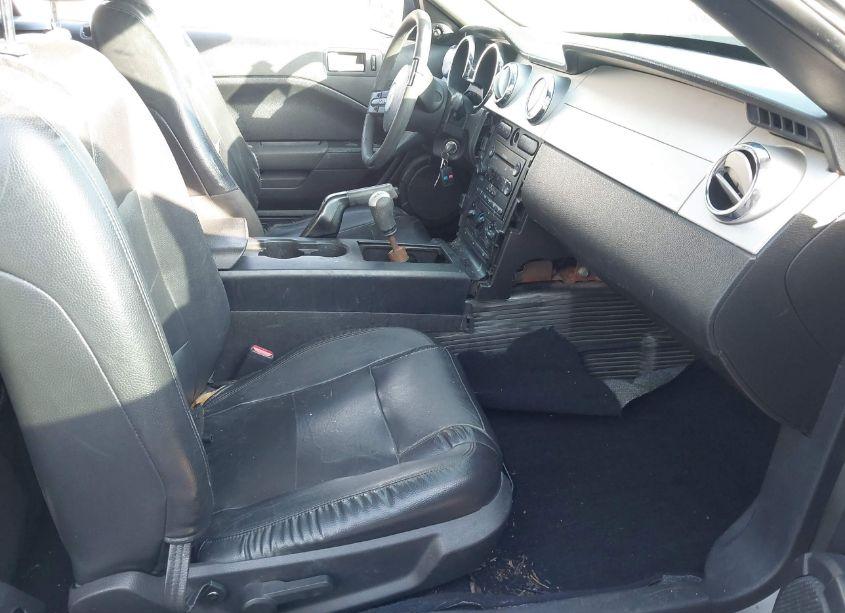 Photo 5 of 2005 Ford Mustang (VIN 1ZVFT84NX55240766)