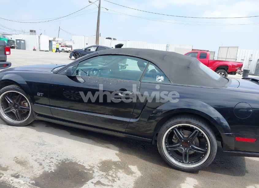 Photo 14 of 2005 Ford Mustang GT (VIN 1ZVFT85H655173365)
