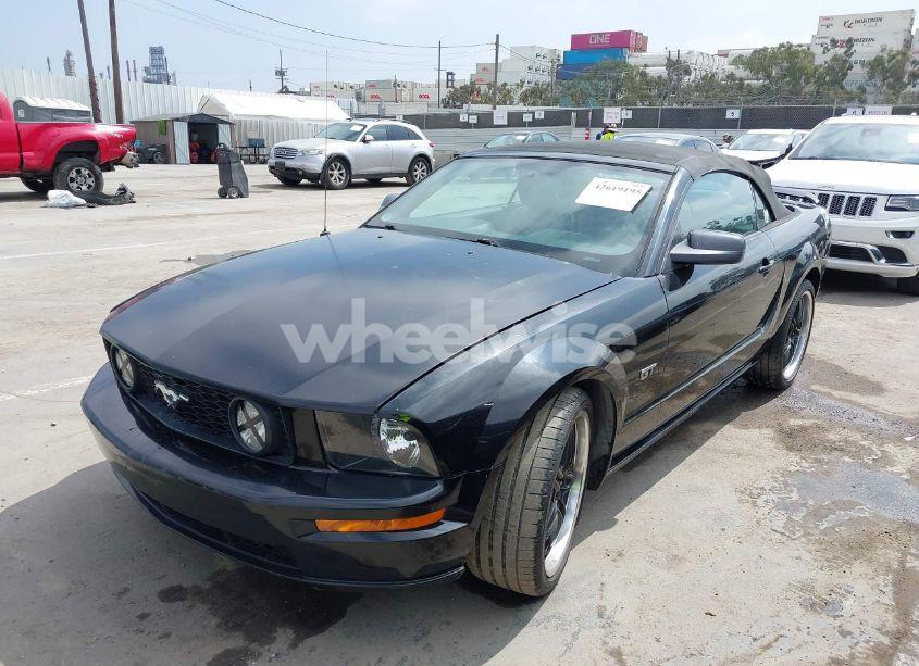Photo 2 of 2005 Ford Mustang GT (VIN 1ZVFT85H655173365)