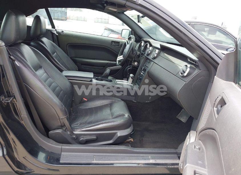 Photo 5 of 2005 Ford Mustang GT (VIN 1ZVFT85H655173365)