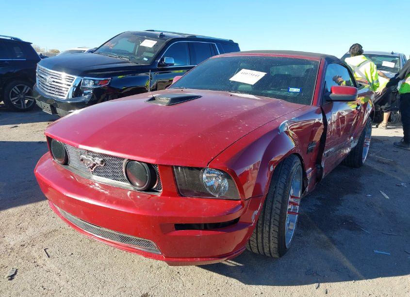 Photo 2 of 2005 Ford Mustang GT (VIN 1ZVFT85H655210379)