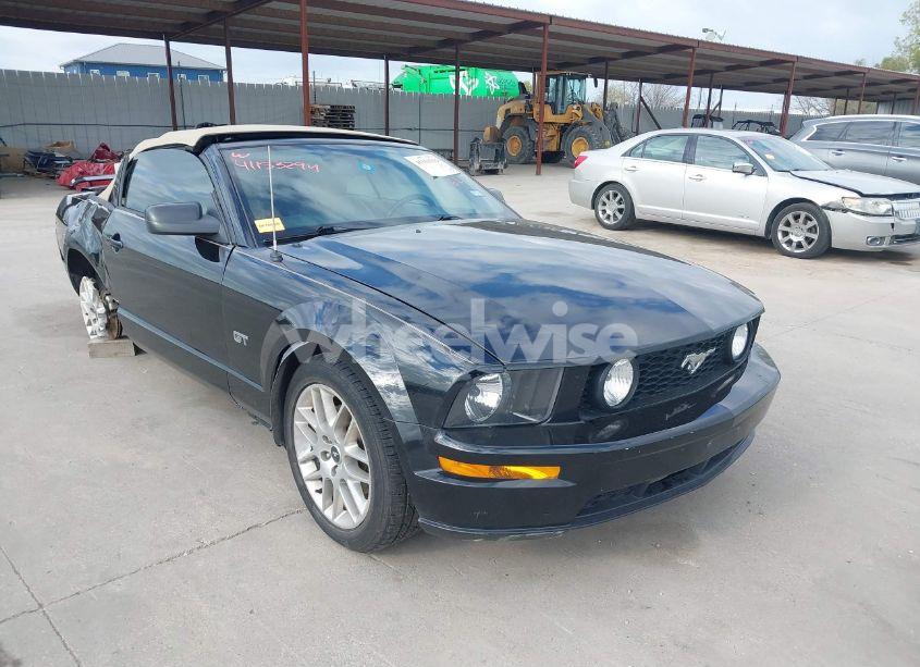 2005 Ford Mustang GT (VIN 1ZVFT85H655215033) main photo