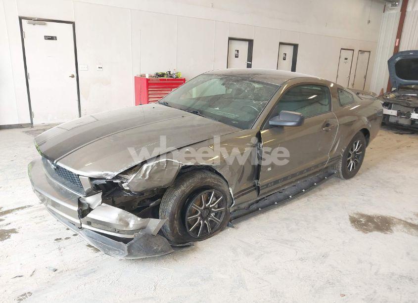 Photo 2 of 2005 Ford Mustang V6 DELUXE/V6 PREMIUM (VIN 1ZVHT80N155259379)