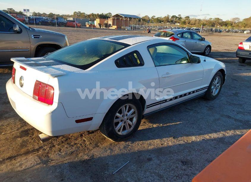 Photo 4 of 2008 Ford Mustang V6 DELUXE/V6 PREMIUM (VIN 1ZVHT80N185201325)