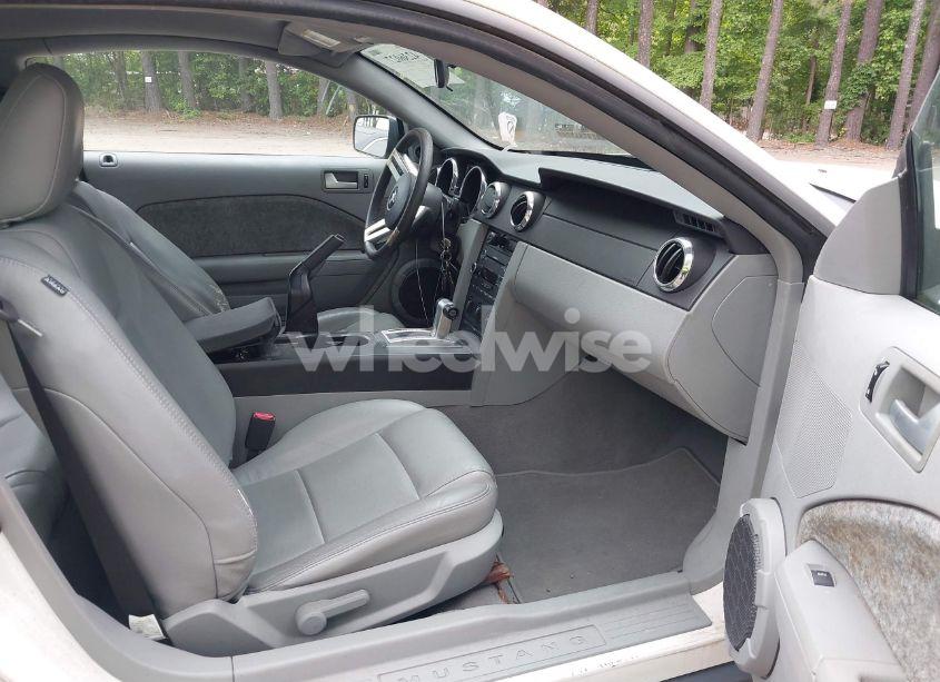 Photo 5 of 2008 Ford Mustang V6 DELUXE/V6 PREMIUM (VIN 1ZVHT80N185208081)