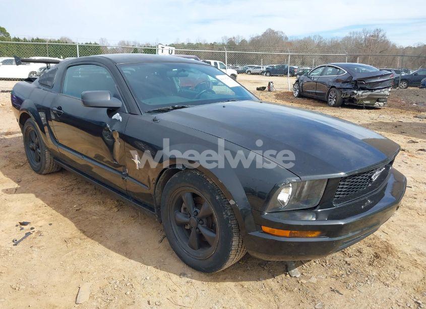 2006 Ford Mustang V6 (VIN 1ZVHT80N265139074) main photo