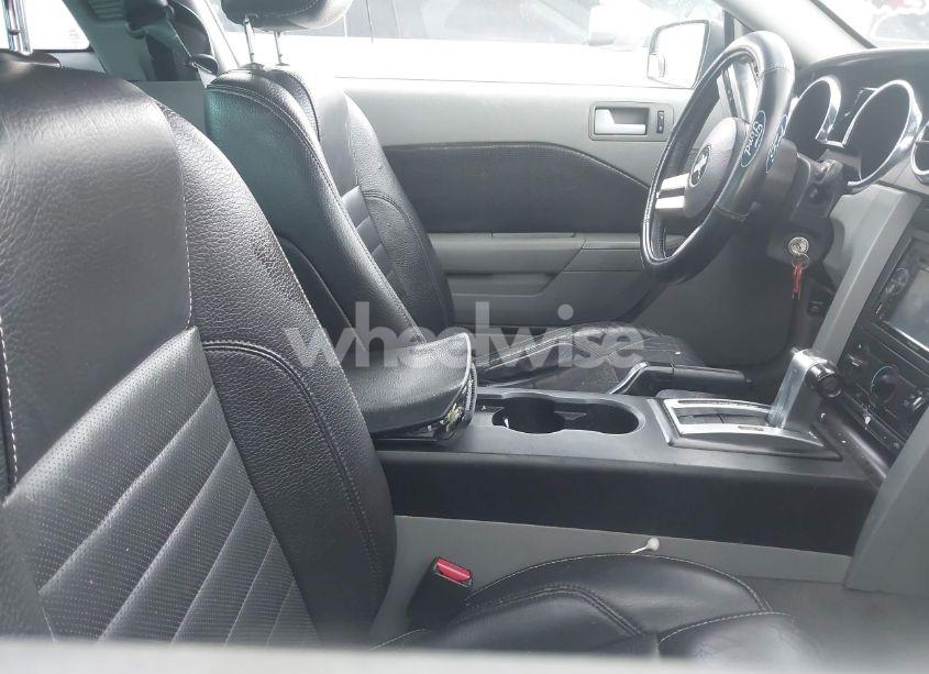 Photo 5 of 2009 Ford Mustang V6/V6 PREMIUM (VIN 1ZVHT80N295100795)