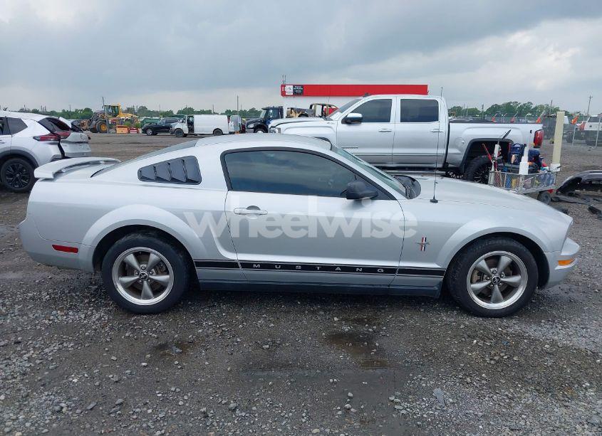 Photo 13 of 2006 Ford Mustang V6 (VIN 1ZVHT80N365131890)
